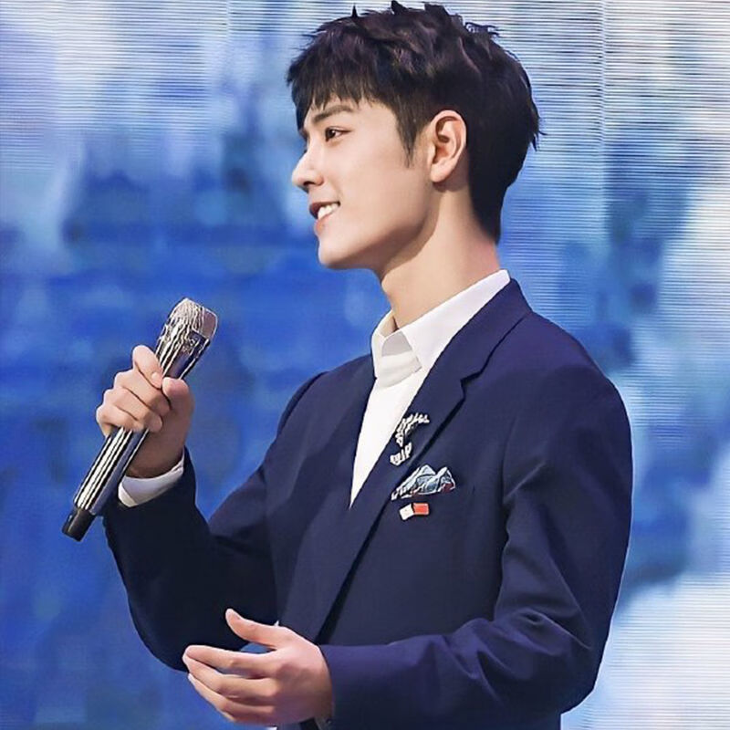 倾真服饰配件新品丝巾肖战同款丝巾围脖男女学生手绢职业西装口袋小