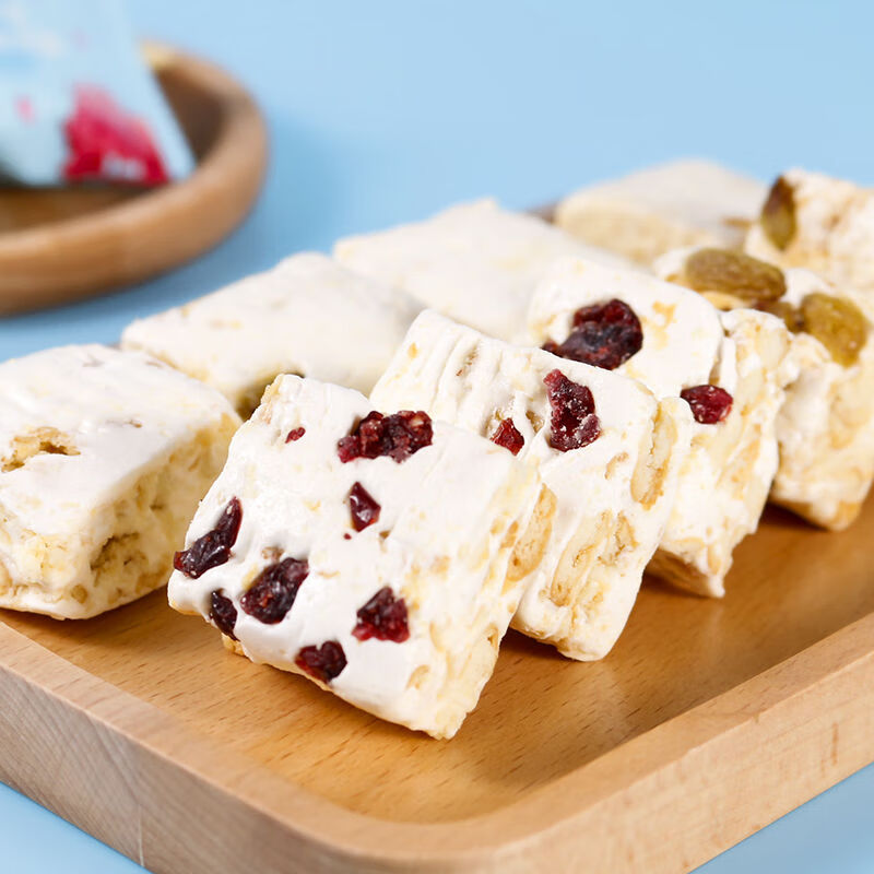 雪花酥冻干蔓越莓饼干网红休闲零食咸味牛轧糖奶芙糖花生糖果糕点
