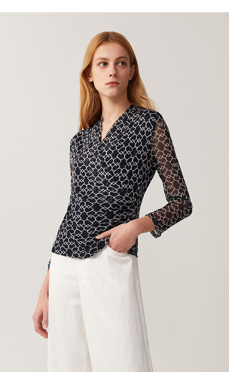 zb珍贝2022春夏新款女交叠v领显瘦桑蚕丝上衣网眼针织真丝t恤356链条