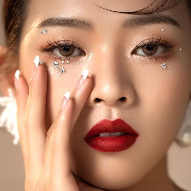 网红泪钻眼妆贴亮钻眼角小贴钻珍珠贴闪钻眼部落泪妆舞台化妆装饰星月