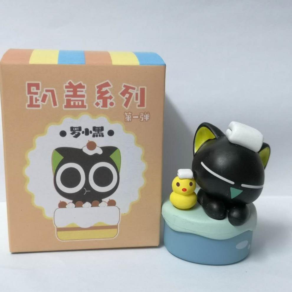 罗小黑盲盒罗小黑盲盒一季弹套趴盖系列战记杯盖公仔摆件随机发2个