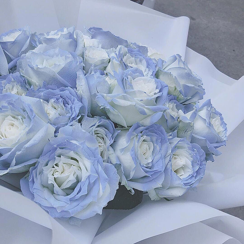 络咚棠轻奢渐变蓝碎冰仿玫瑰桌面装饰假花手捧花装饰摆件in风节日礼物