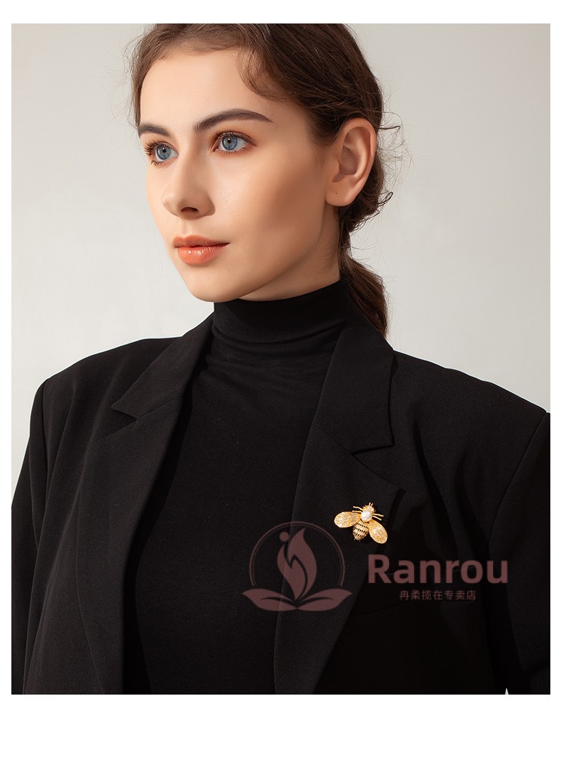 10043758899186商品名称:ranrou  小蜜蜂天然珍珠胸针女高档2022年