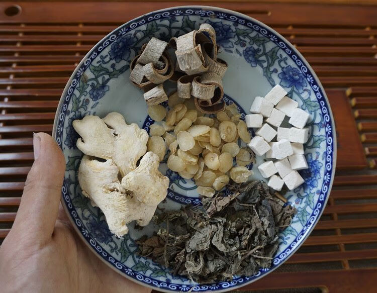 半夏厚补汤梅核气喉咙异物感有痰咳不出痰湿体质7付半夏汤需要煮7天量