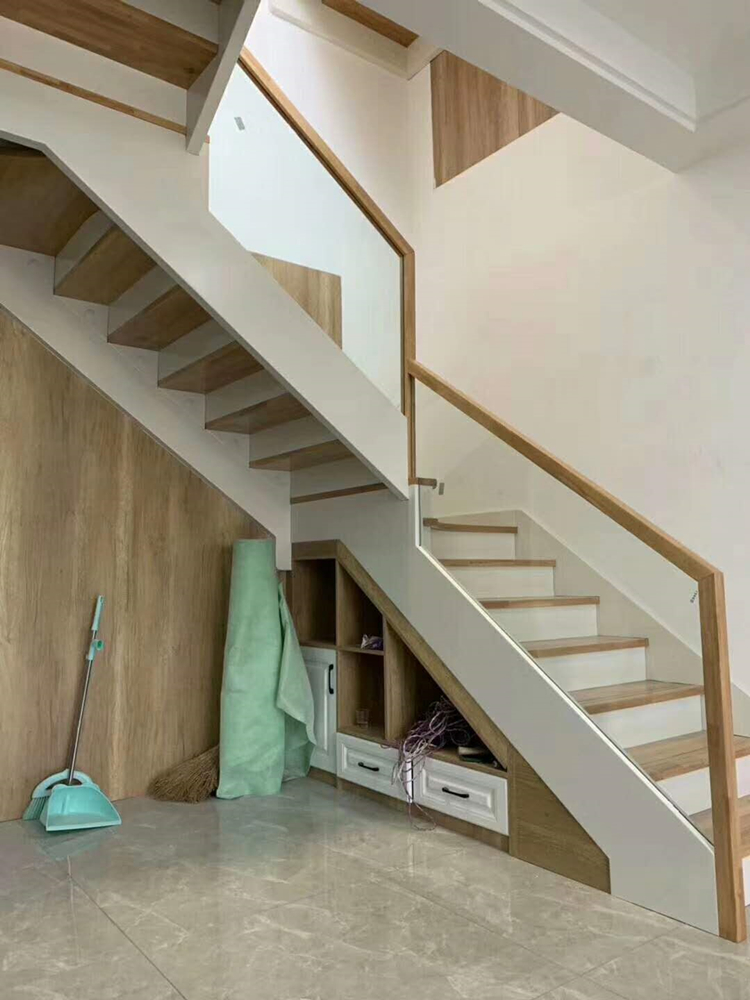 楼梯扶手钢化玻璃扶手楼梯钢槽现代家用室内栏杆超白实木长虹阳台护栏