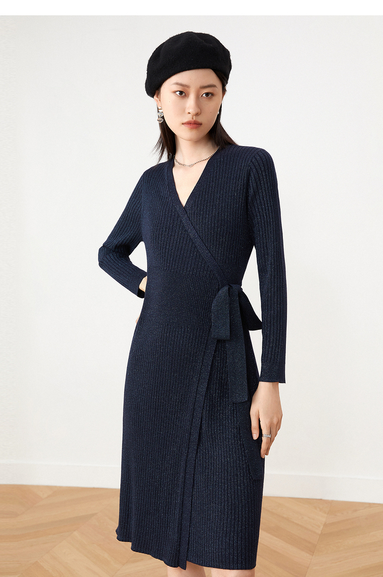 yiner音儿女装2021秋冬新款v领收腰亮丝针织连衣裙绿色38