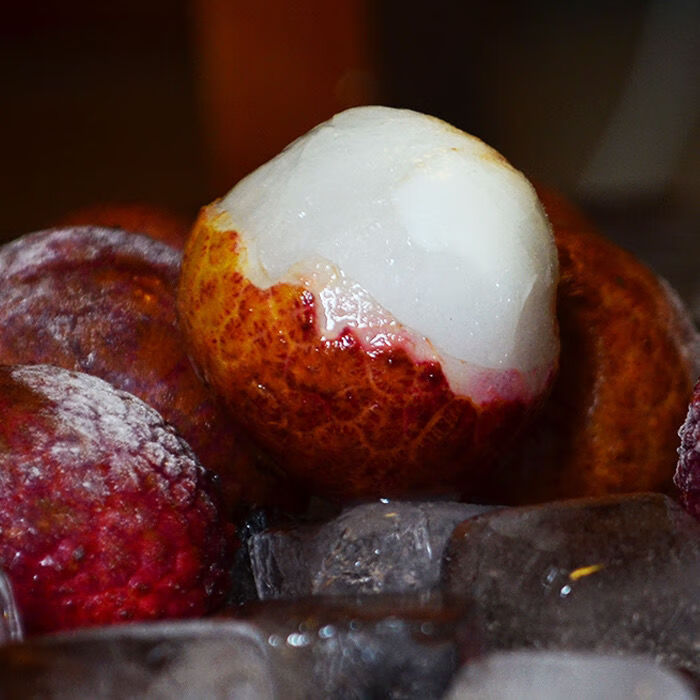 速冻荔枝冷冻荔枝冰冻新鲜荔枝孕妇水果500克4袋冰荔枝