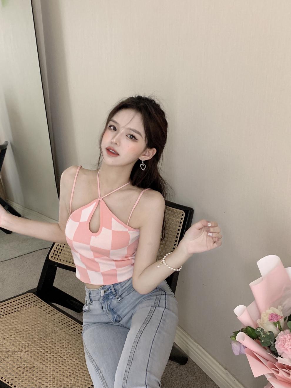 墨旎网红直播款衣服上镜性感甜美女主播服装欲风挂脖格子吊带小背心