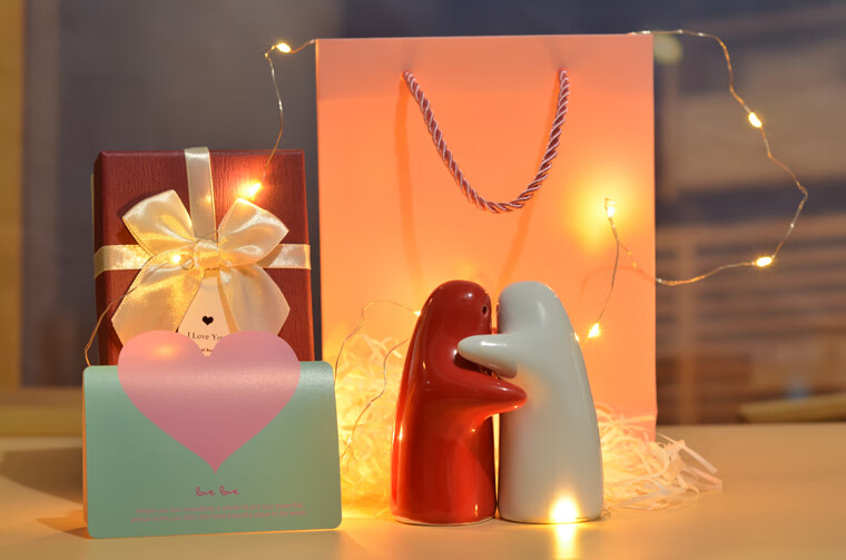 小人温暖的抱抱可爱大号网红李沁常远同款小陶瓷人儿摆件拥抱sn1355