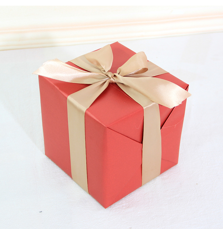 中秋国庆节商场橱窗店庆开业珠宝店圣诞美陈堆头装饰成品礼物盒子