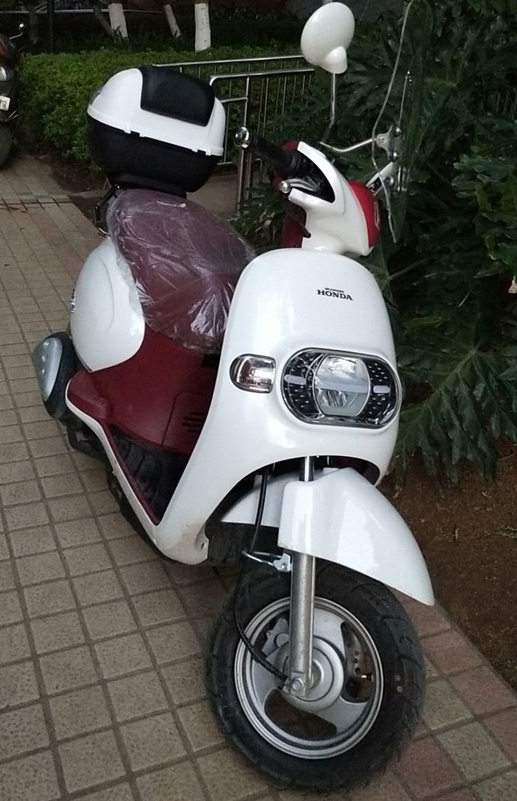 适用五羊本田塔帕wh100t25摩托车后货架后尾箱备箱支架靠背改装45升铝