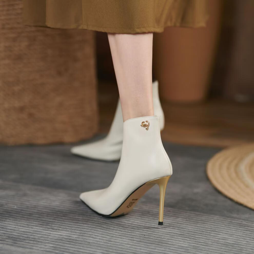 女士皮靴2021冬季新款女鞋尖头细高跟鞋牛皮时装靴时尚短靴子女 白色