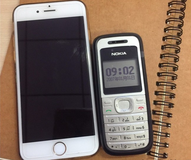 诺基亚(nokia) 1200 直板按键黄屏带手电筒 学生机备用机老人手机超长