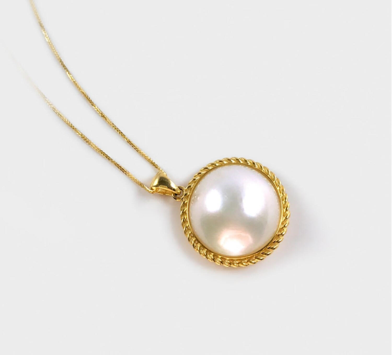 晟煦 日本海水圆形马贝mabe珍珠吊坠项链k金炫彩麻花款 默认赠送s925