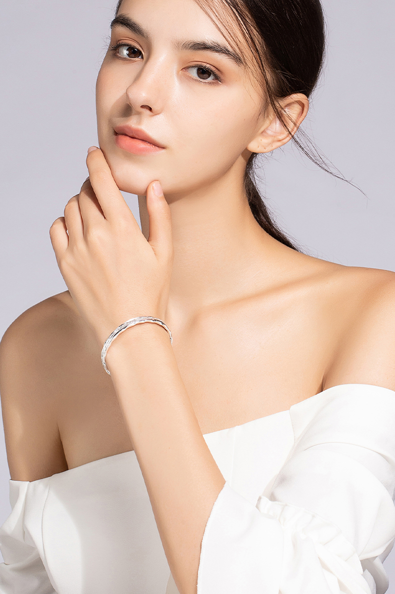 小众设计年轻款足银女士镯子2021年新款银沙手镯约27克配默认首饰礼盒