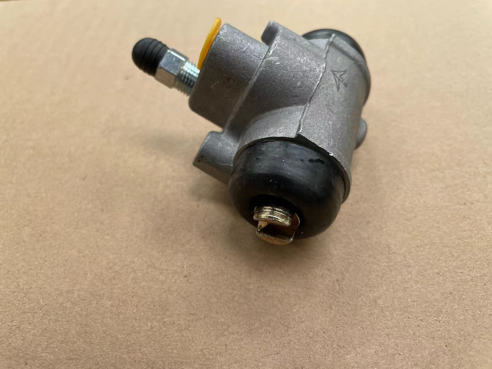 适配丽驰v5v6e9富路新途瑞嘉瑞电动汽车后轮刹车分泵制动分泵油泵 后