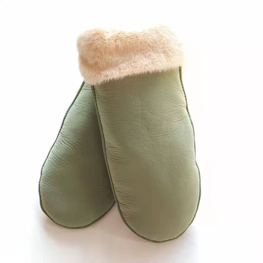 麂皮绒手套男女冬季韩版加绒加厚保暖骑车防风包指学生挂绳棉手套女