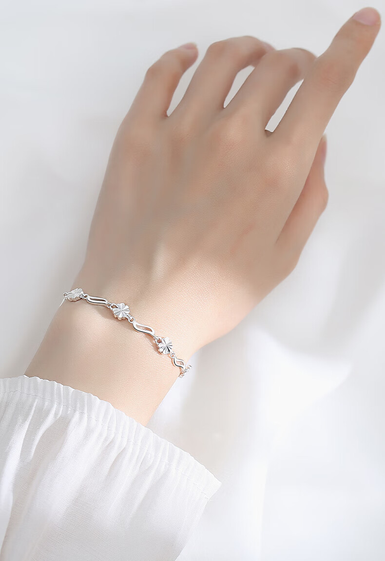 老凤祥款式999银手链女纯银2022年轻新款isn小众情人节礼物送女朋友