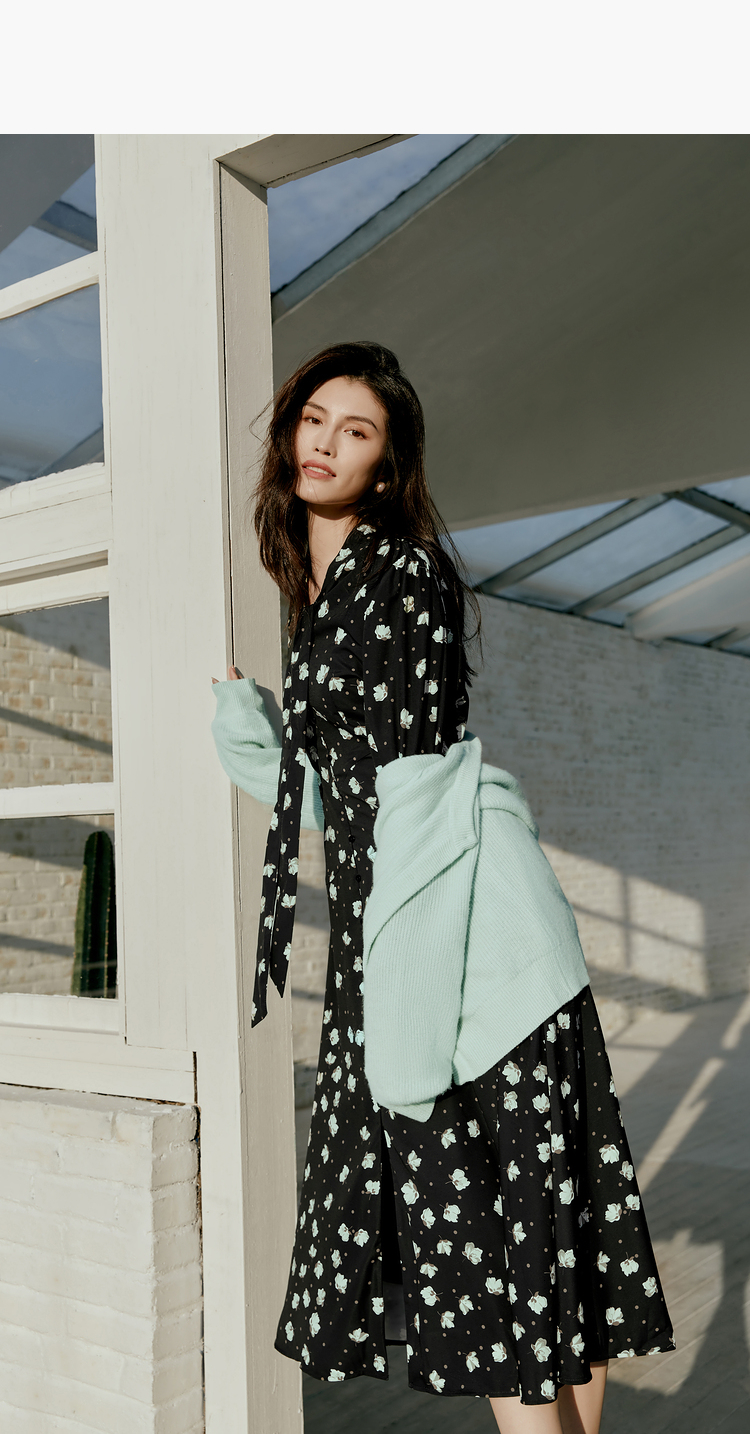 伊芙丽何穗法式优雅黑色碎花打底内搭连衣裙女2021年秋冬新款女黑色