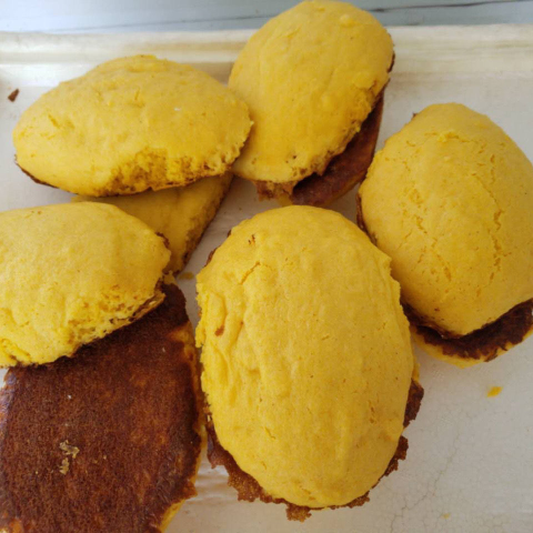 特产玉米面饼大饼子纯铁锅北方面食粗粮烙制农家大锅贴纯手工铁锅烙制