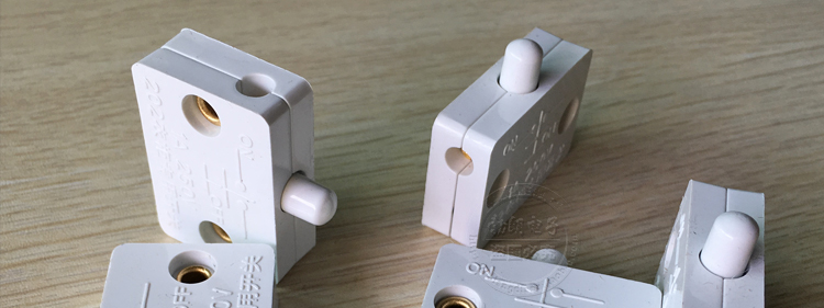 衣柜灯开关开门亮灯门控柜门灯开关门碰开关柜门按压式弹力开关黑色