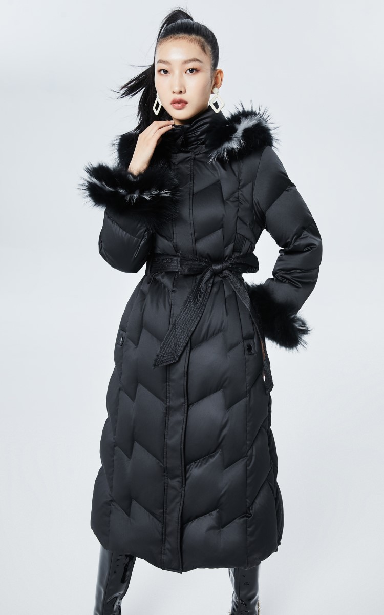 veromoda2021冬季新款淑女长款修身羽绒服女321412008 s59黑色 155