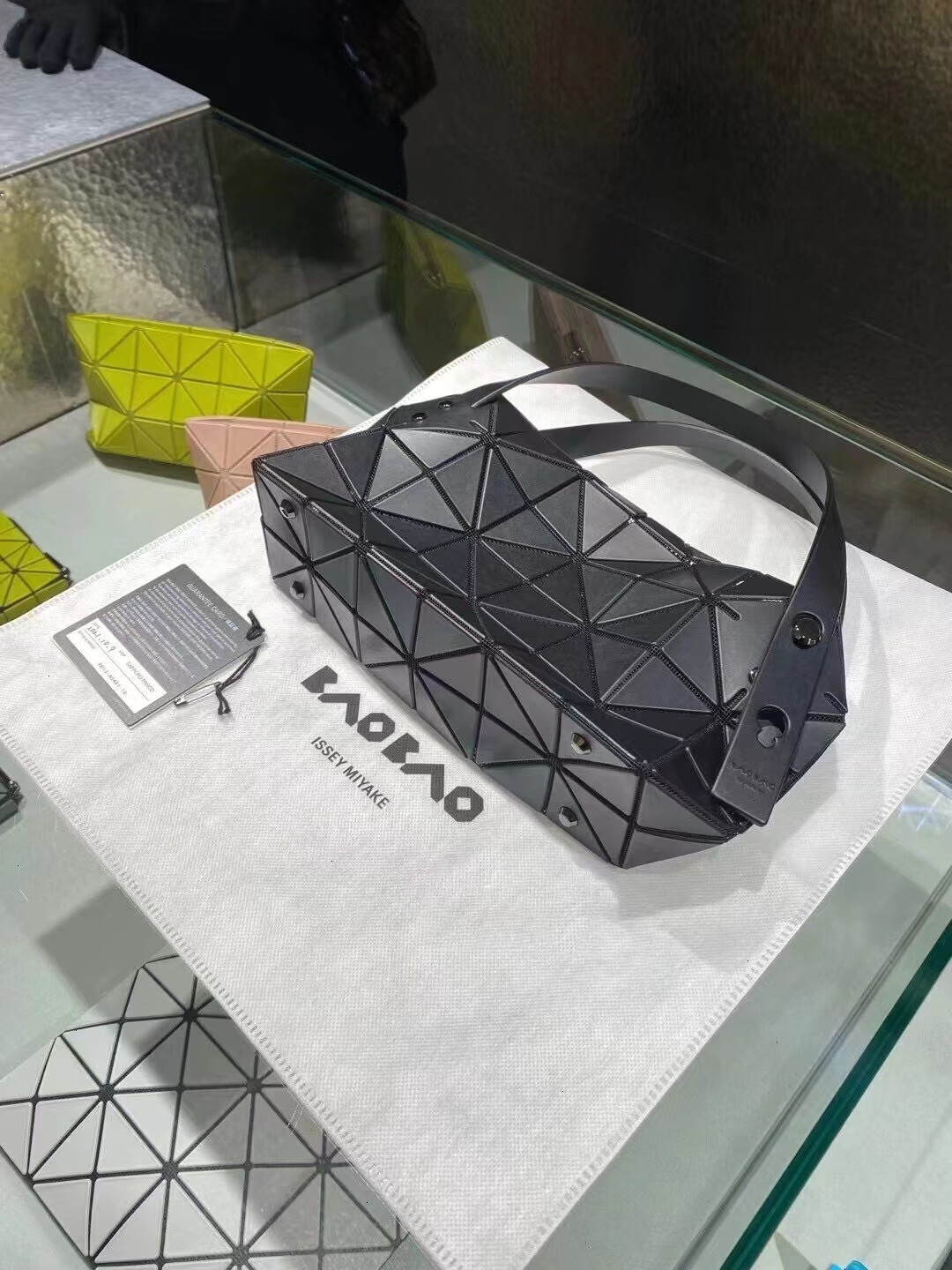 日本直邮issey miyake/三宅一生9月新款手提包波士顿腋下包饺子包 奶