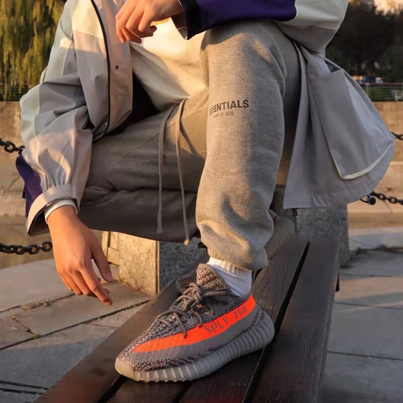 阿迪达斯adidasyeezyboost350v2火山灰岩兵马俑椰子跑步鞋gw0089fz