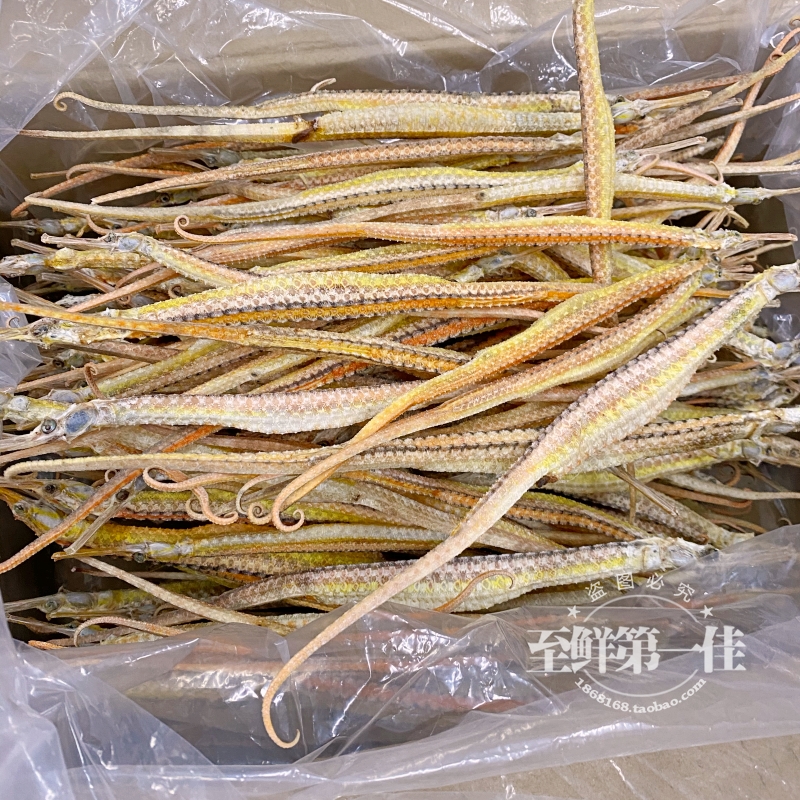 做法:将海龙,枸杞,党参,红参,红枣,黄芪洗净;猪骨洗净,切块.