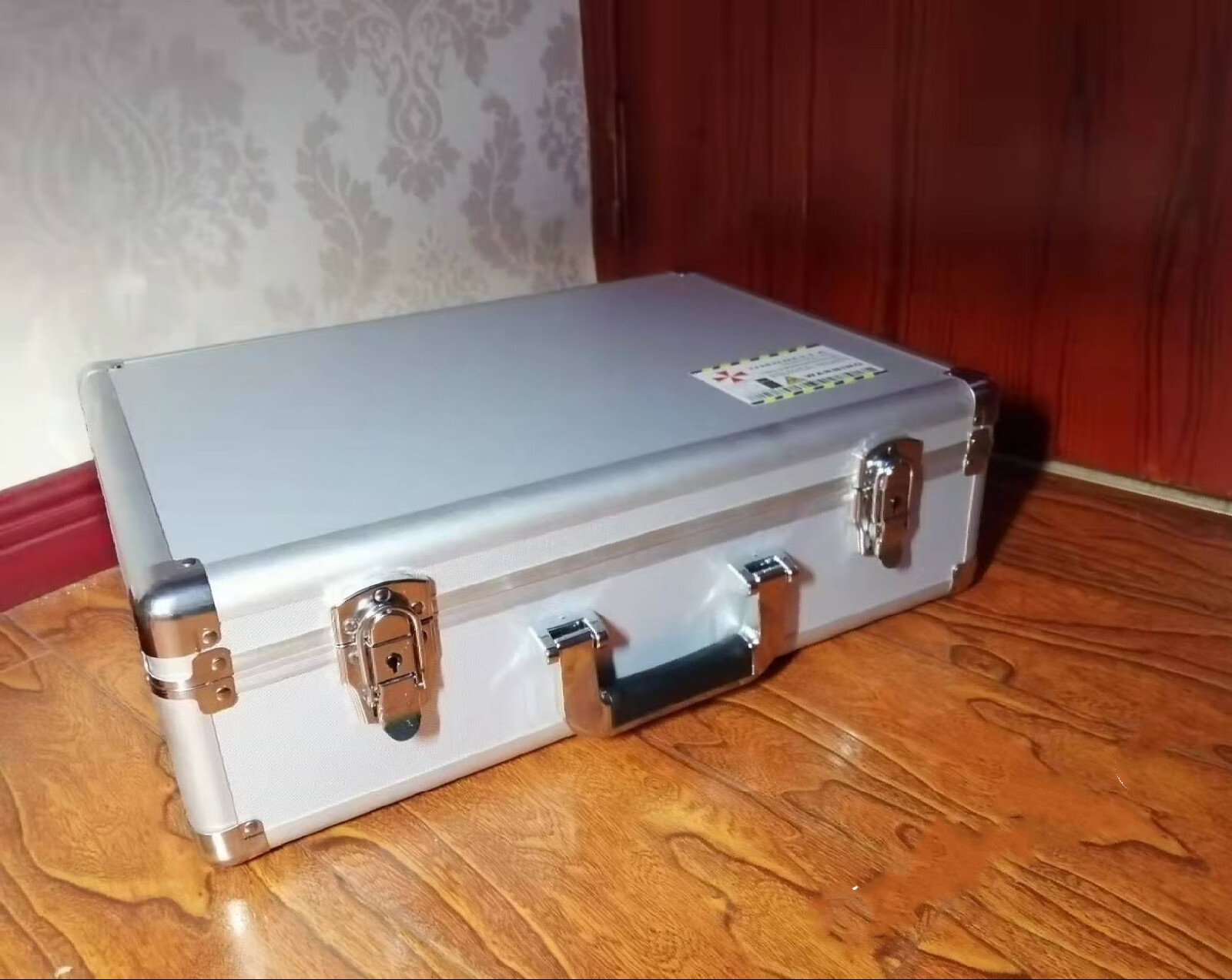 生化危机7·8手工周边t病毒g病毒试管样本密封瓶模型 t virus抗体解药