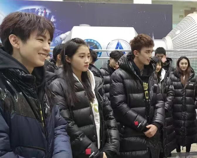 北影中戏艺考羽绒服北京电影学院加厚北电校服加长款过膝脚踝校服定制