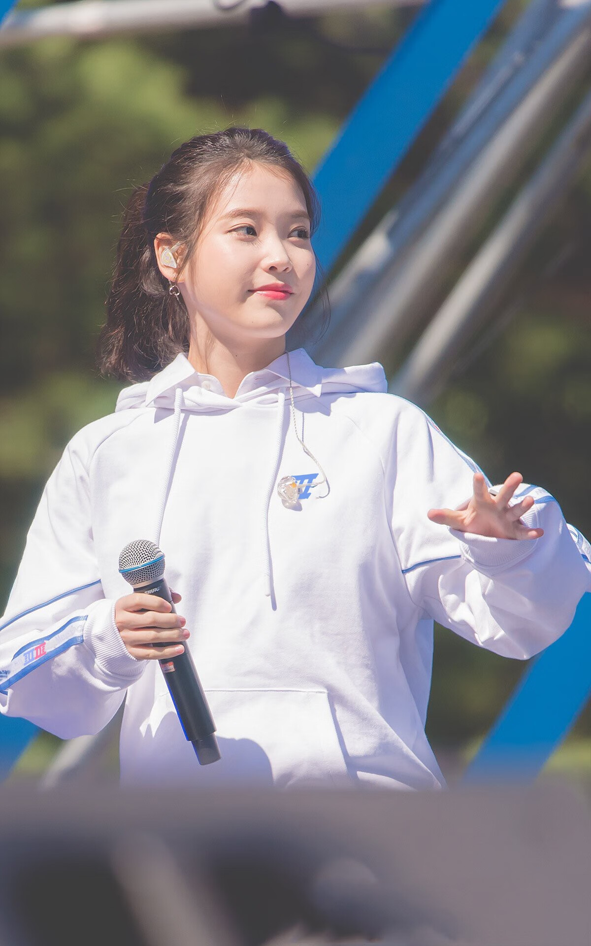 iu同款卫衣韩版白色拉条织带字母印花宽松口袋连帽长袖卫衣同款 白色