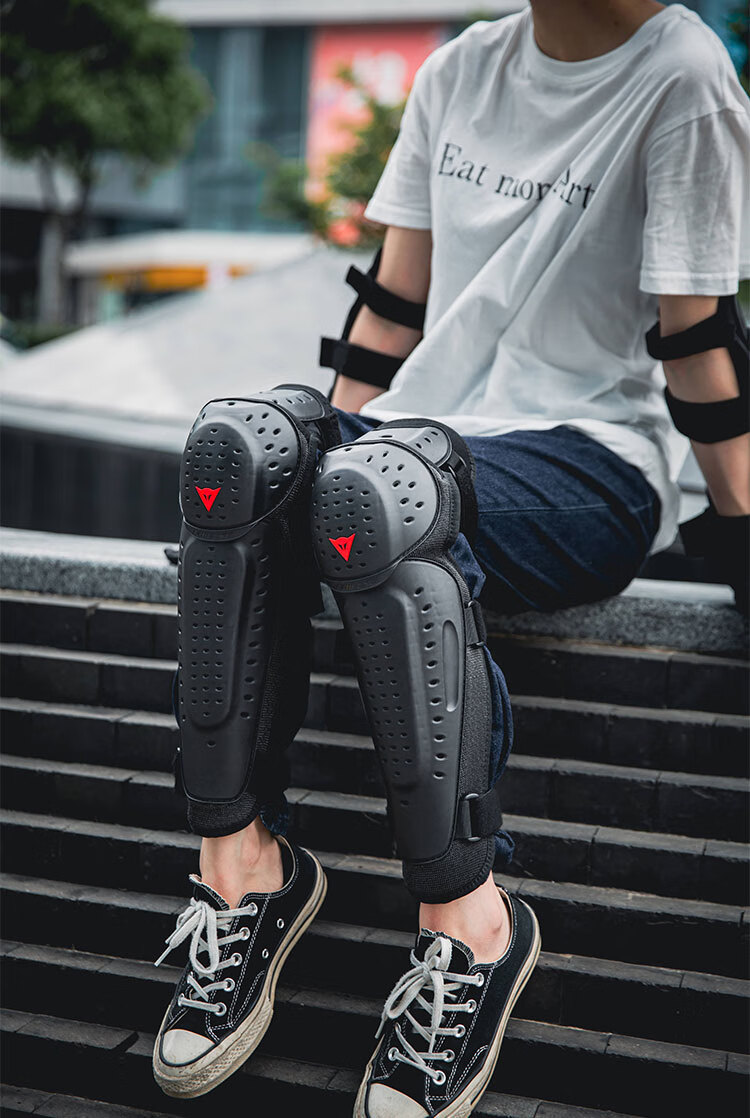 丹尼斯护膝护肘dainese摩托车护具防摔防护骑行四季护腿机车装备 护膝