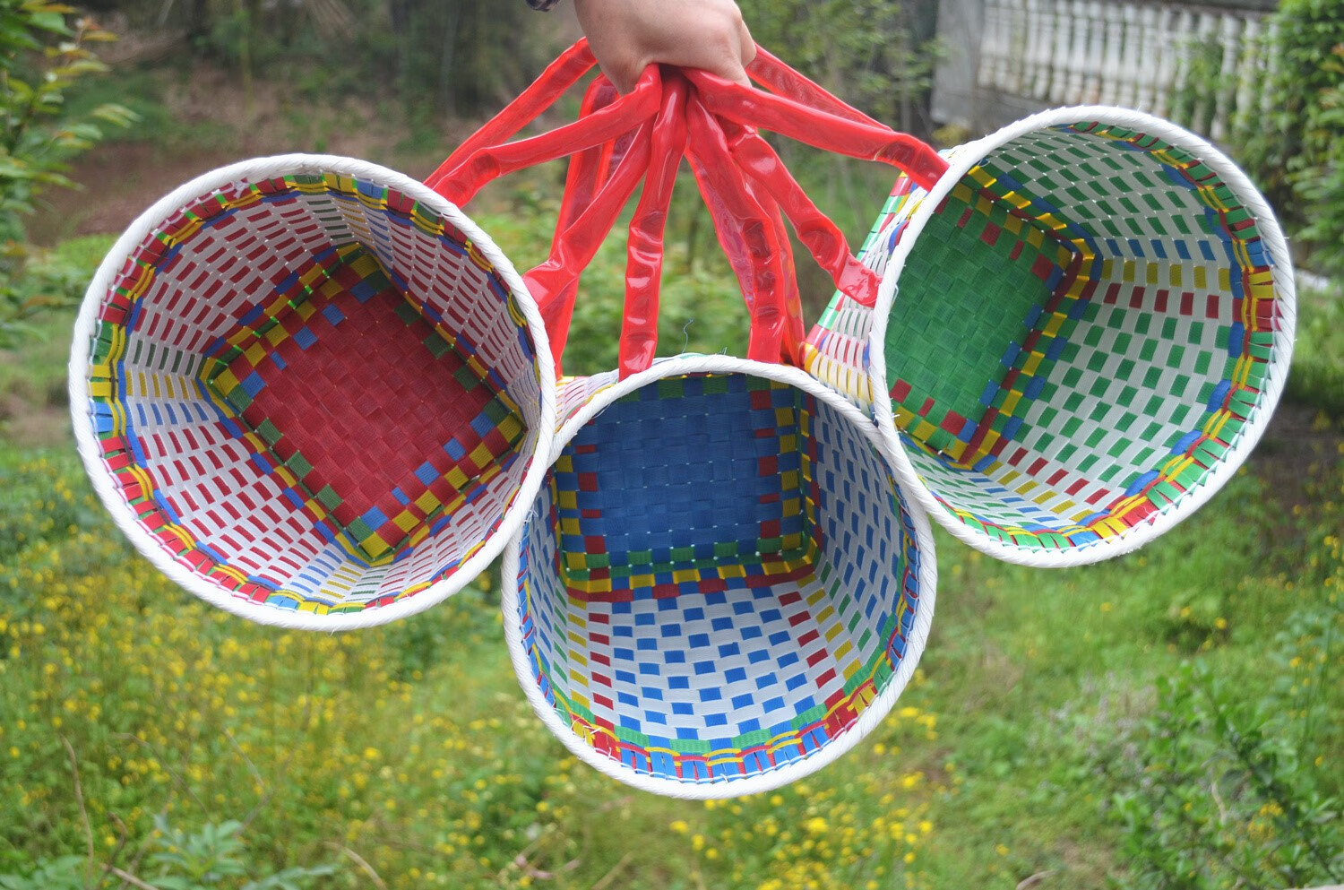 手工编织儿童玩具舞蹈道具幼儿园游戏小背篓背篼背筐塑料儿童玩具舞蹈