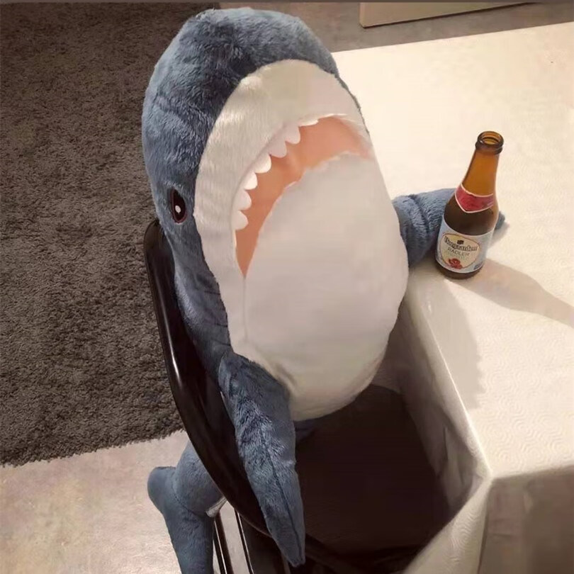 澳颜莱 鲨鱼大小抱枕毛绒玩具布罗艾大白鲨睡觉网红玩偶公仔生日礼物