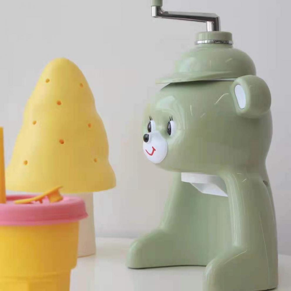 小熊刨冰机定制日本同款小熊刨冰机儿童家用碎冰手动冰沙卡通绵绵冰机