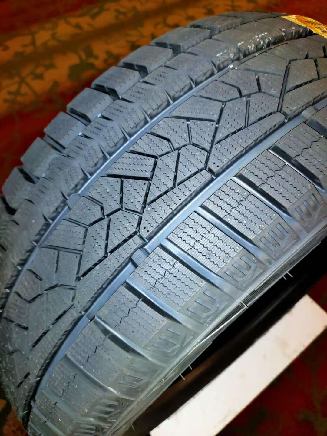 雪地胎205/215/225/235/245/275/55r60r65r70r75r16玲 215/75r16lt【