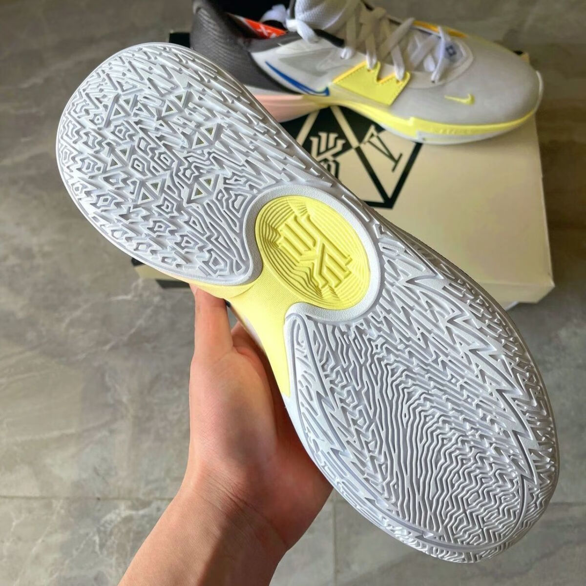 【官方旗舰】kyrie low 5 ep欧文5low低帮白蓝黄男子低帮气垫实战耐磨