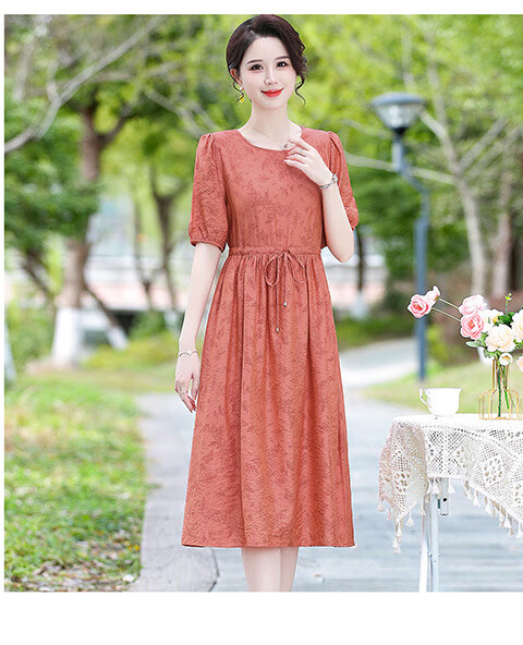 255e0156fa554576.jpg' style=