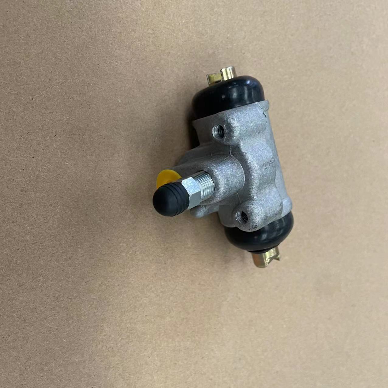 适配鸿日s1御虎s1pro鸿日u8鸿豆红日电动汽车后刹车分泵制动分泵 前驱