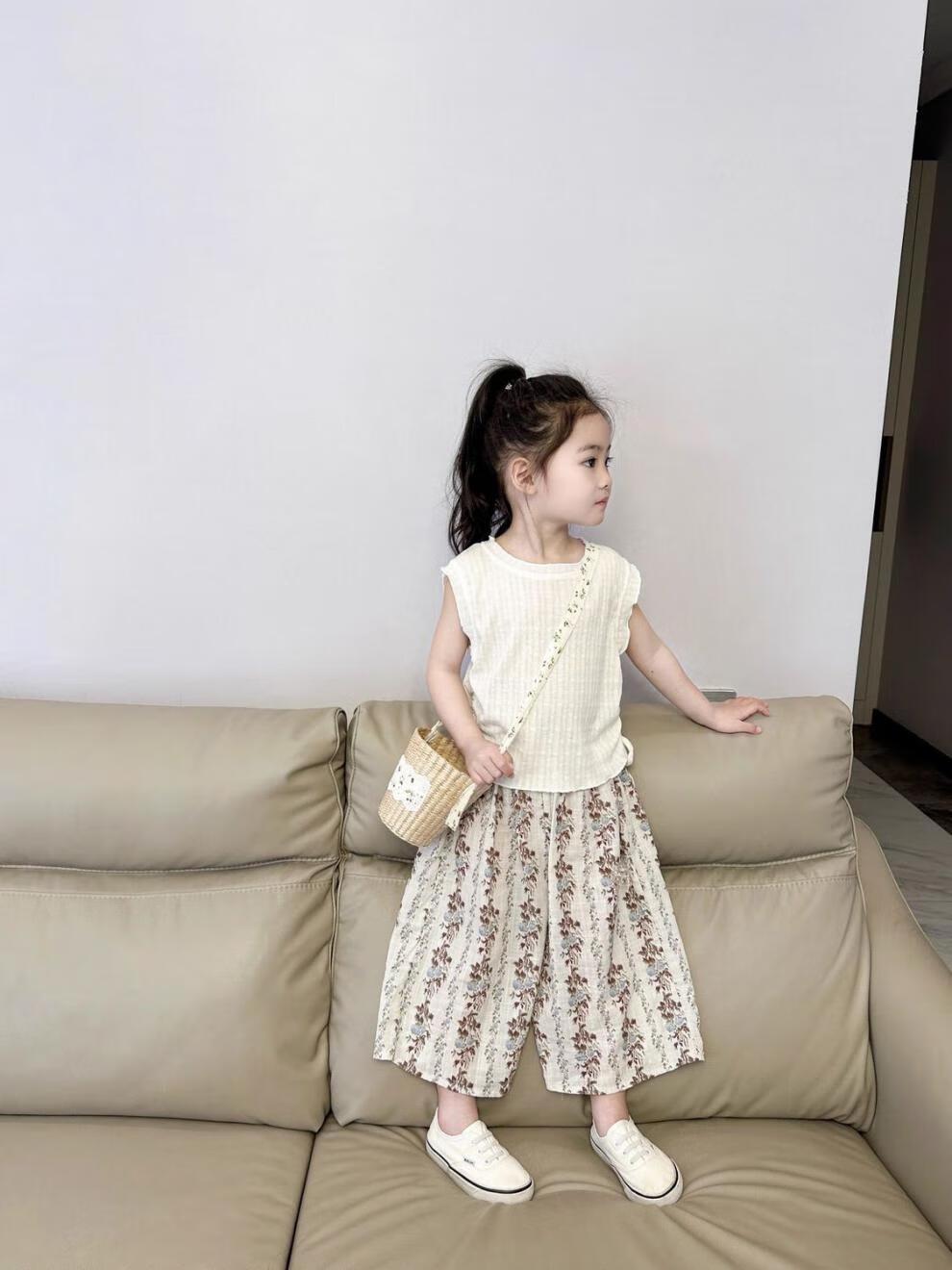 d0b01d06f5d77ed7.jpg' style=