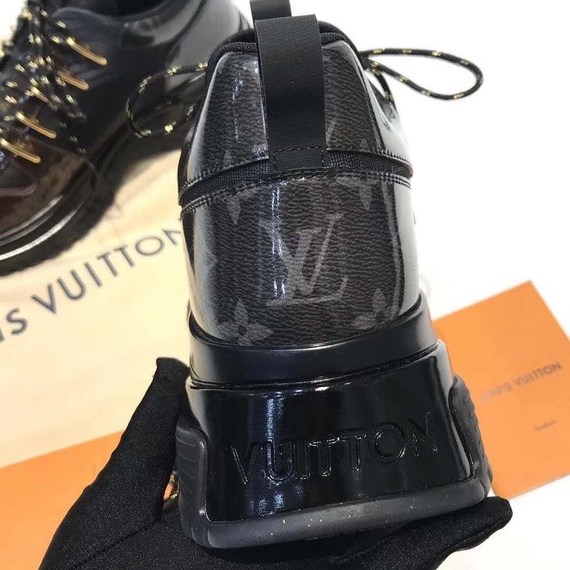 二手99新路易威登lv未使用runawaypulse运动鞋黑色拼老花男士老爹鞋