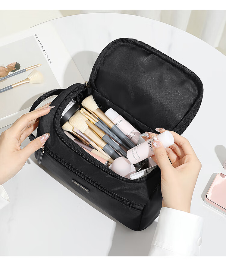 GOLF Large Capacity Toiletry Bag, Portable Travel Organizer, Essential for Business Trips, Multifunctional Handheld Bag for Organizatio 6