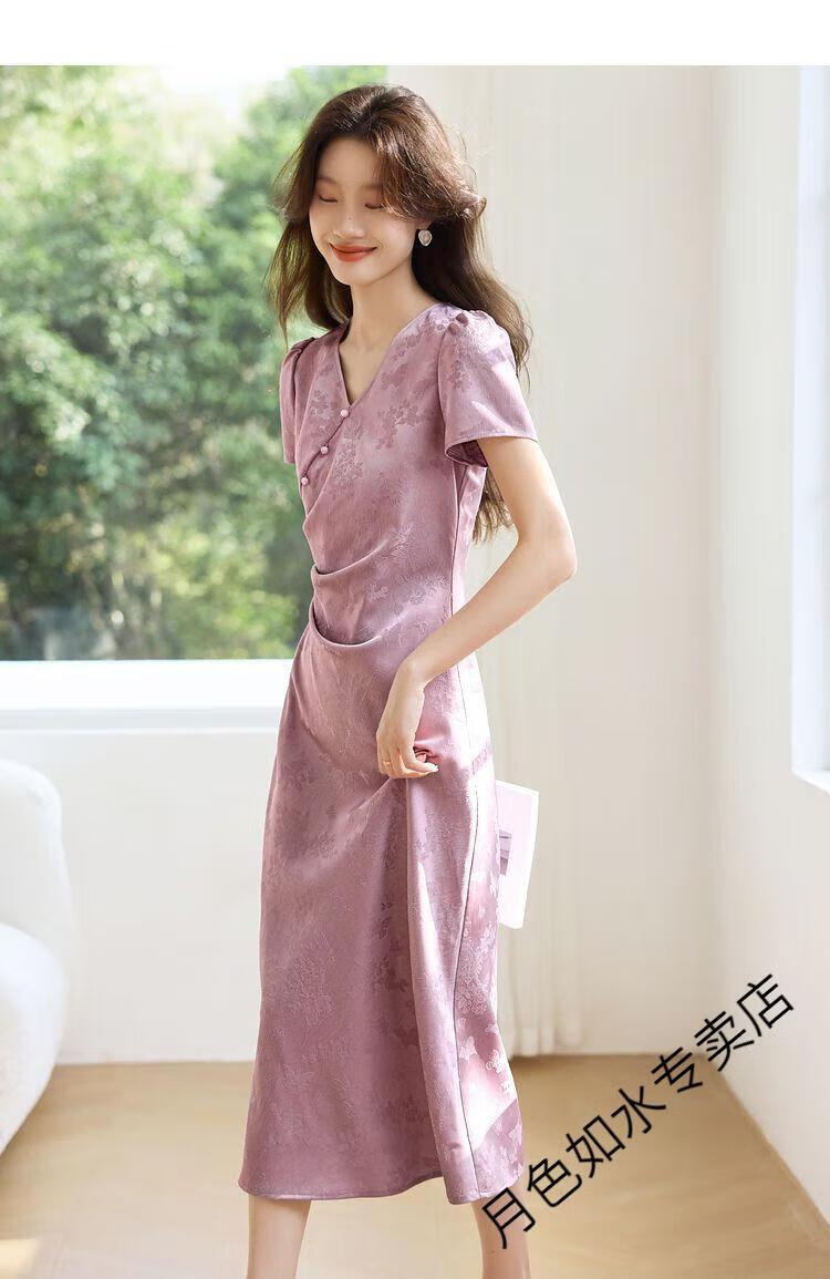 590ab7f942183f53.jpg' style=