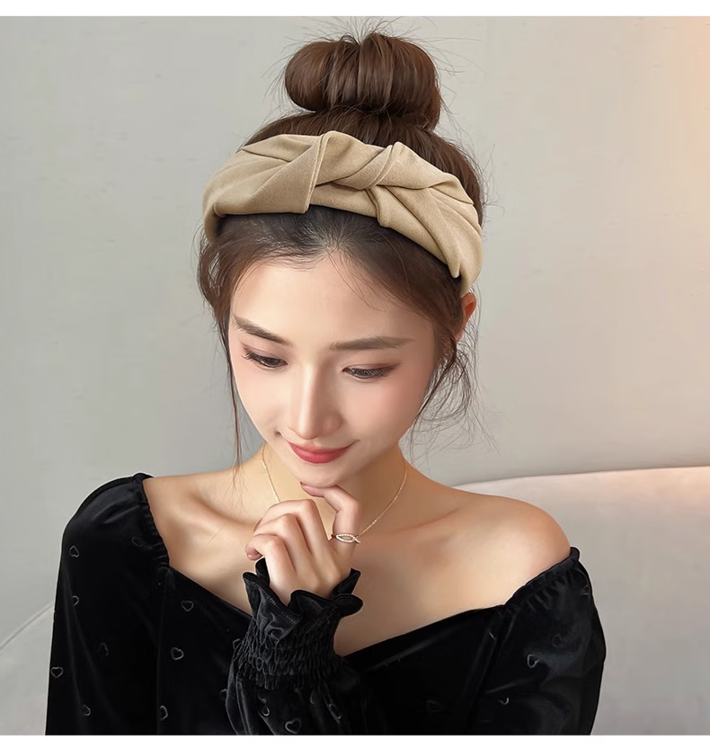 Dongyiyanxuan New Year Gift Headband for Women, High-End Hair Accessory with Teeth, Non-Slip Face-Washing Headband, Luxurious Crystal Hair Clip, Elegant Hair Ornament 4