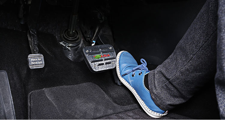 工马日产新1321款天籁改装油门刹车脚踏板尼桑新世代天籁内饰装饰配件