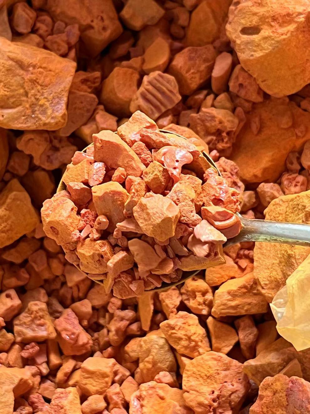 雄黄块雄黄原石粉块驱蛇粉强力防蛇防虫泡酒矿物石蛇盘疮 20克形状