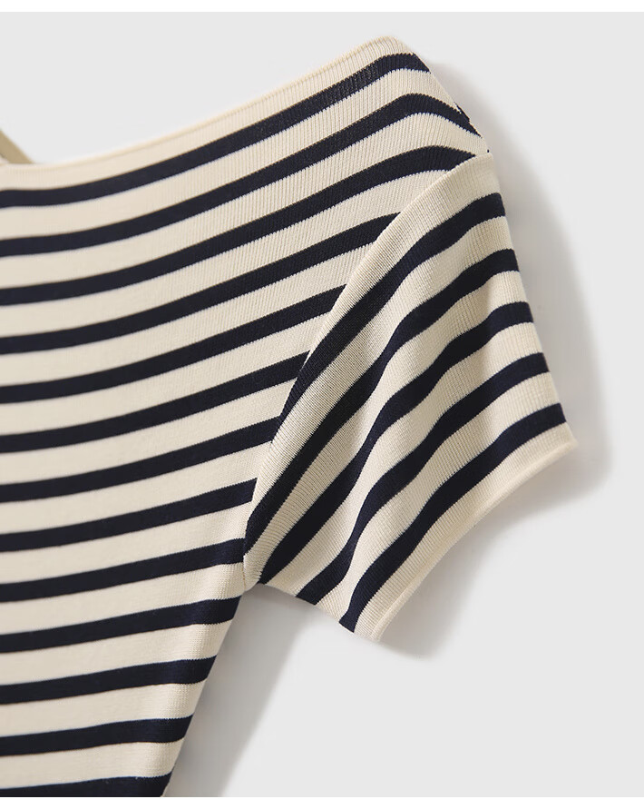 8f681143e53f0696.jpg' style=