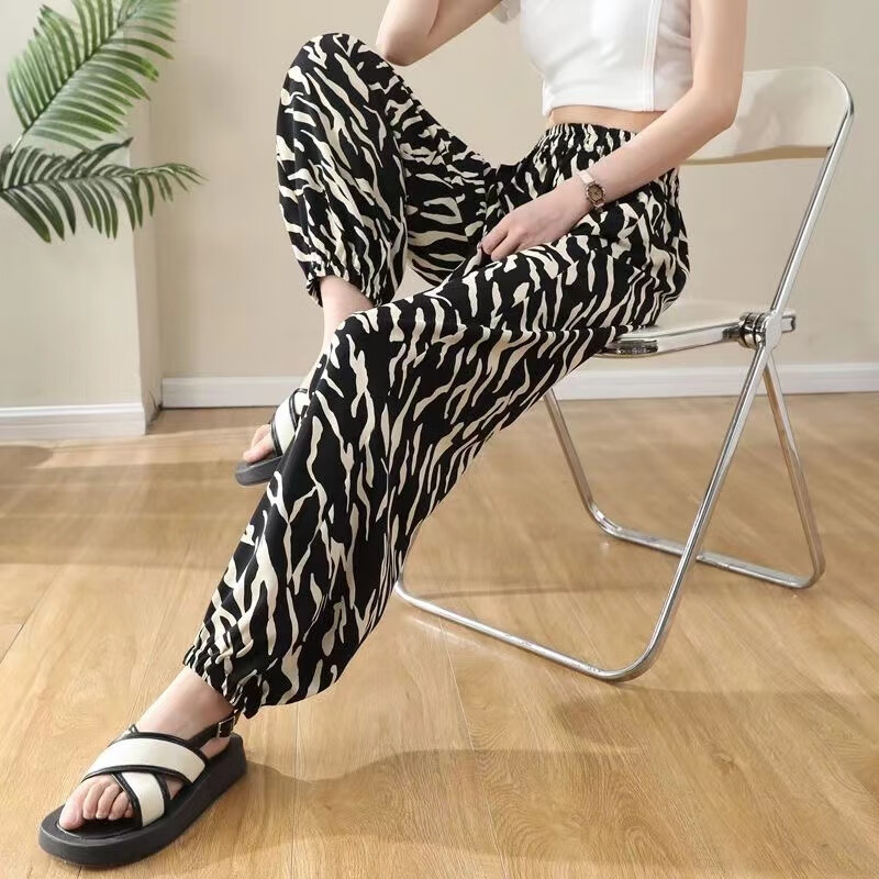 6ced31d923f83cb6.jpg' style=