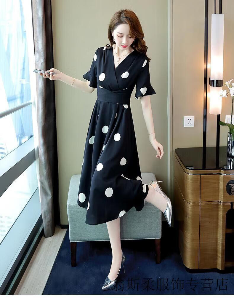 f64976f250e0e621.jpg' style=
